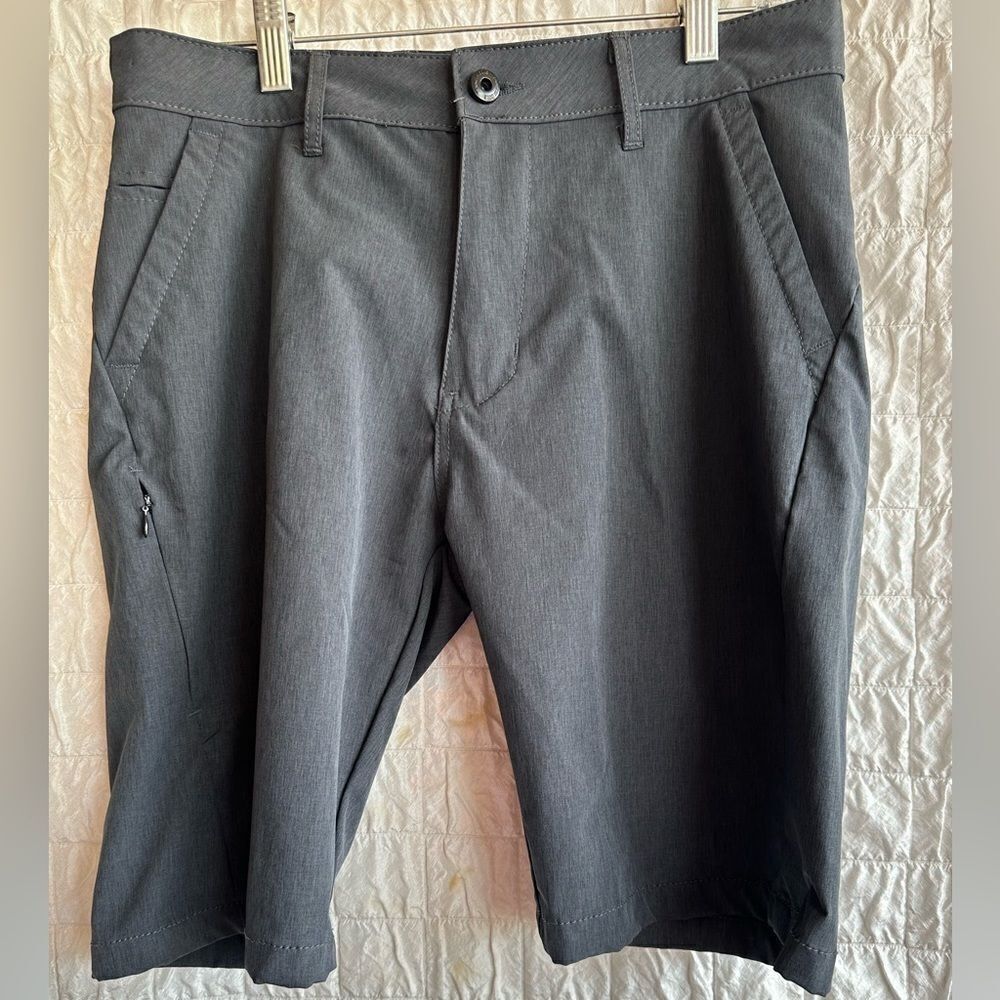 NEW Kenneth Cole Men's Tech Shorts Lightweight Stretch Slim Fit Dark Gray Sz 30